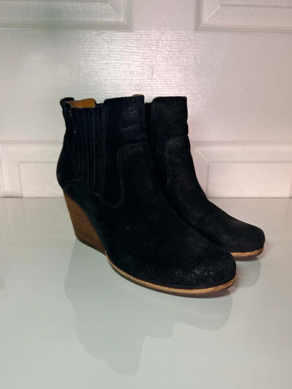 Kork-Ease Black Suede Wedge Ankle Booties Chelsea Style Women Size 8.5M K48803